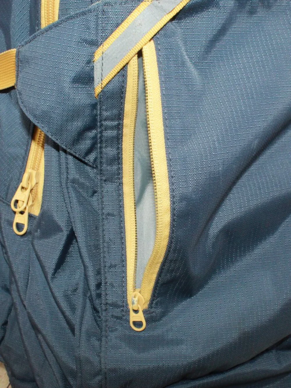 READ–LL Bean Unisex Adult Comfort Carry Portable Locker Pack 42L Backpack Hiking